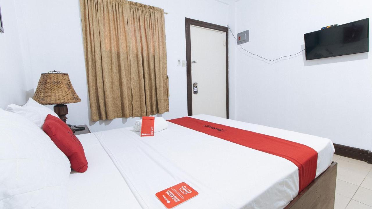Reddoorz @ Marifa Hotel Angeles Pampanga Екстериор снимка
