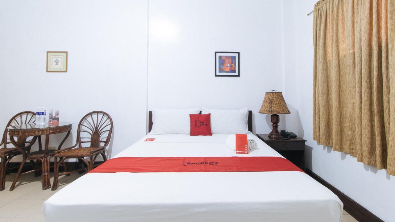 Reddoorz @ Marifa Hotel Angeles Pampanga Екстериор снимка