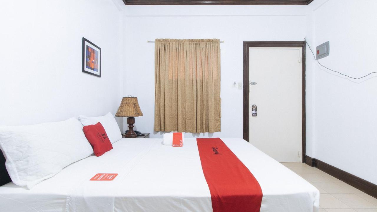 Reddoorz @ Marifa Hotel Angeles Pampanga Екстериор снимка