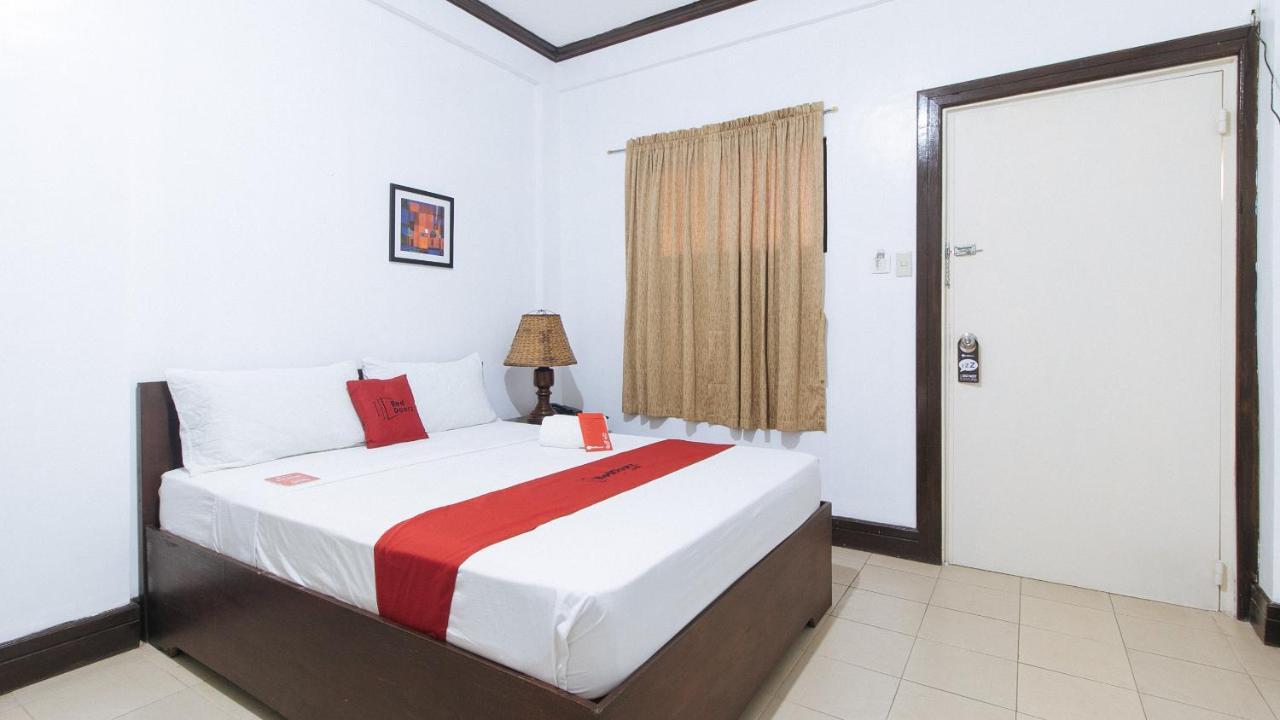 Reddoorz @ Marifa Hotel Angeles Pampanga Екстериор снимка