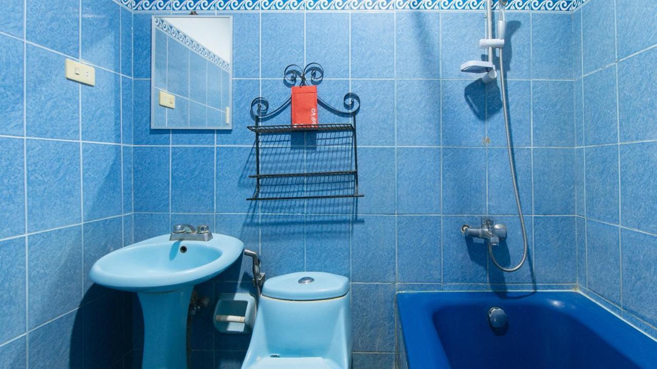 Reddoorz @ Marifa Hotel Angeles Pampanga Екстериор снимка